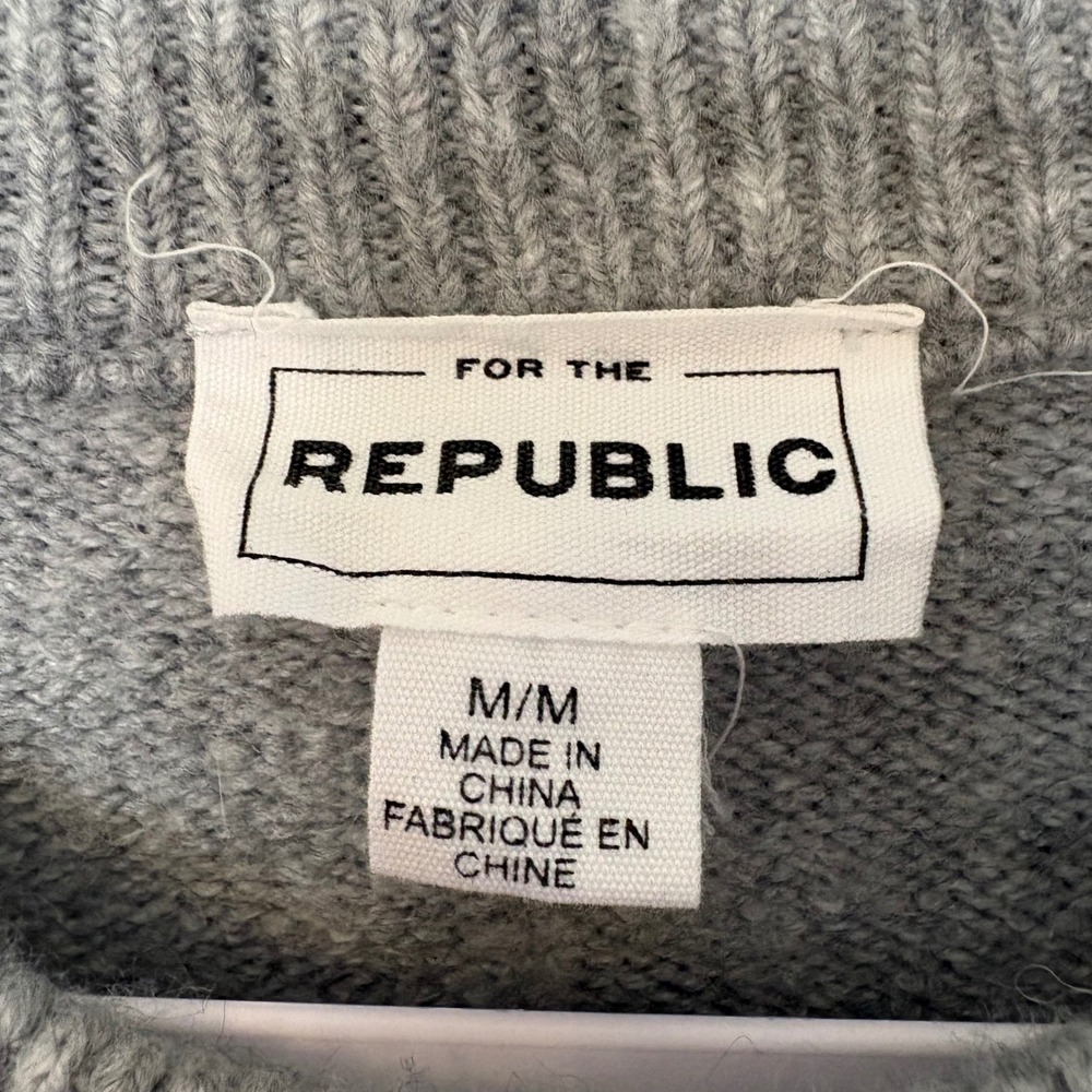 For The Republic Gray Crewneck Knit Sweater‎ Women's Size Medium - Picture 3 of 6
